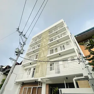Airo Makati Отель